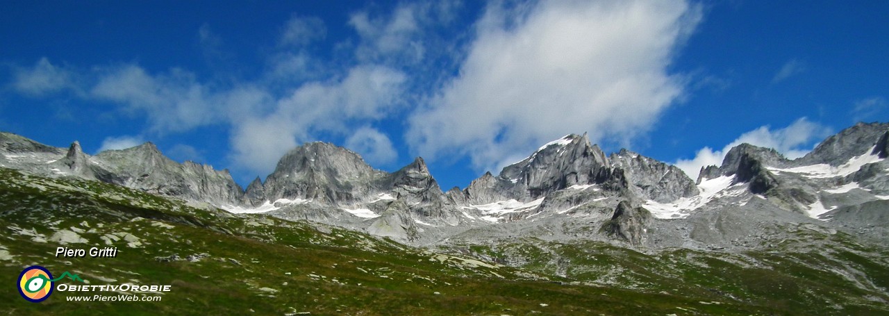 50 Vista sulle cattedrali di granito del Gianetti.JPG